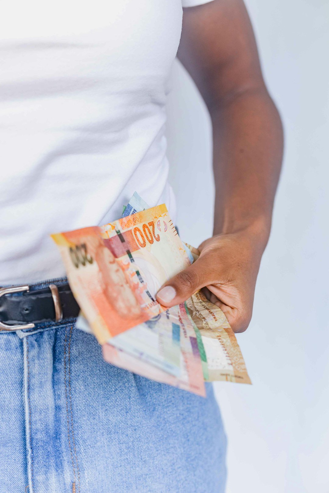 African currencies weakening investors guide 2026