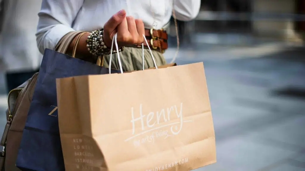 Crypto loyalty programs let shoppers redeem rewards from everyday purchases