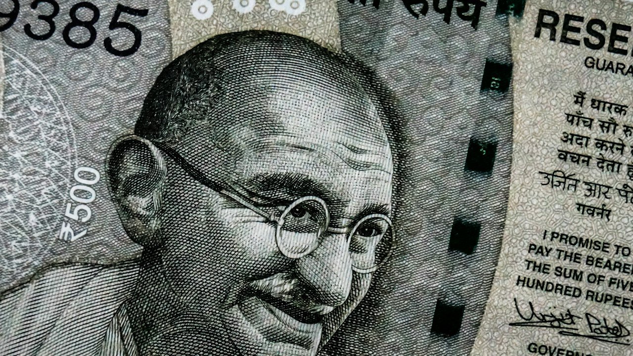 Indian rupee banknote, the physical form of money behind the digital rupee